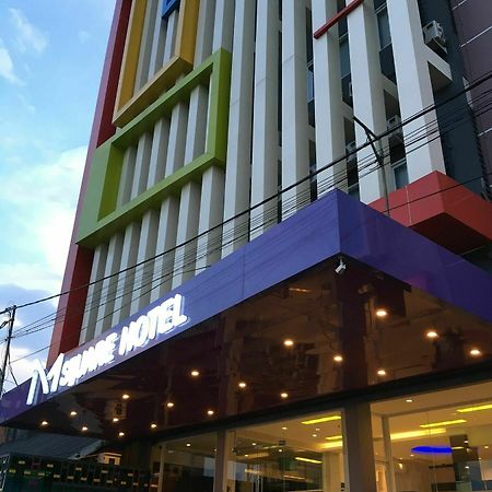 Hotel Msquare Palembang Extérieur photo