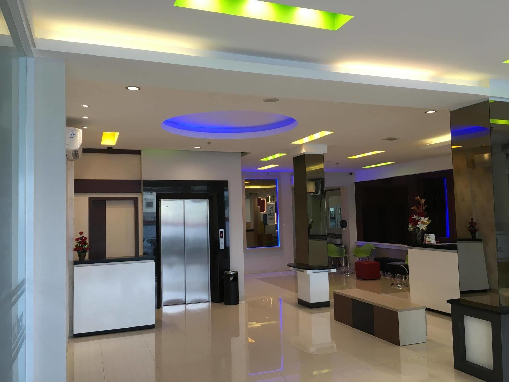 Hotel Msquare Palembang Extérieur photo